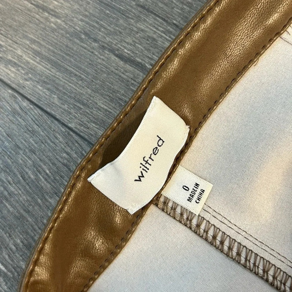 Aritzia Wilfred Adele Pant Flared Wide Leg Vegan Faux Leather Trouser High Rise - Picture 12 of 16